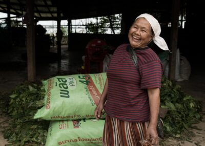 Une ceuilleuse de thés travaillant pour Monsoon Tea Company